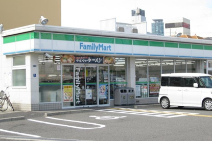 ファミリーマート 桑津一丁目店の画像1
