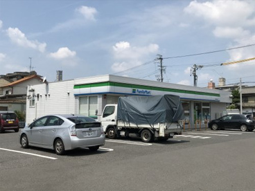 ファミリーマート外新町四丁目店の画像1