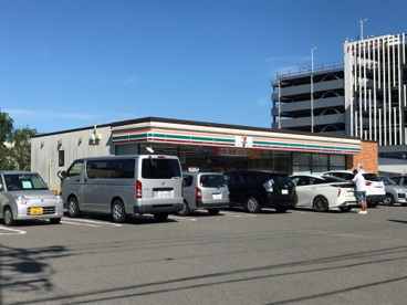 セブンイレブン名古屋外新町3丁目店の画像1