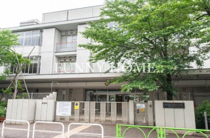 世田谷区立駒沢小学校の画像1