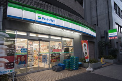 ファミリーマート 板橋駅桜通り店の画像1