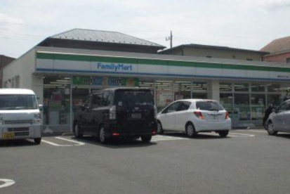 ファミリーマート 相模原中央五丁目店の画像1