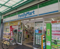 ファミリーマート　枚方公園駅前店