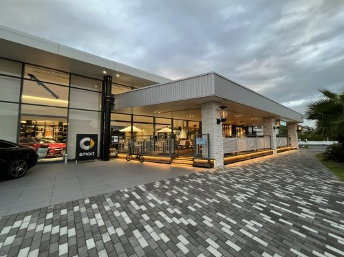 ラウメリア（ベンツ併設カフェ）