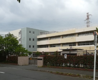 横浜市立東山田中学校の画像1