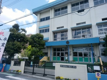葛飾区立亀青小学校の画像1