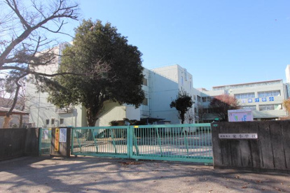 新座市立栄小学校の画像1