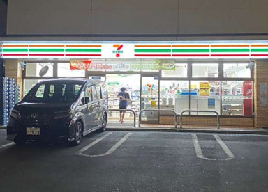 セブンイレブン 北区田端駅東店の画像1