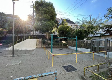 文京区立関口三丁目公園の画像1