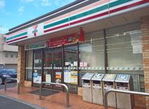 セブンイレブン 名古屋川中町店