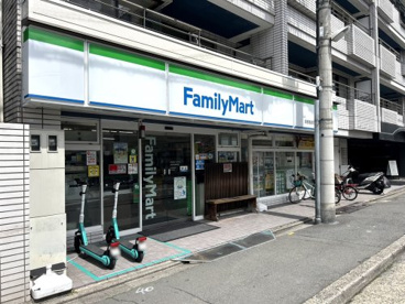 ファミリーマート 長者亀屋町店の画像1