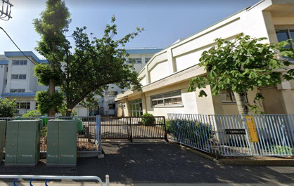 下鎌田西小学校の画像1
