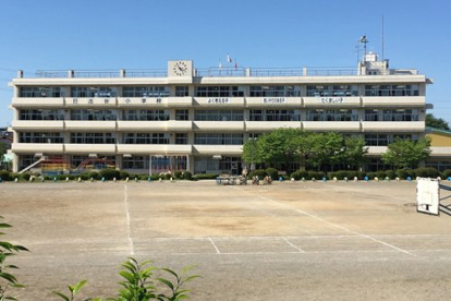 桶川市立日出谷小学校の画像1