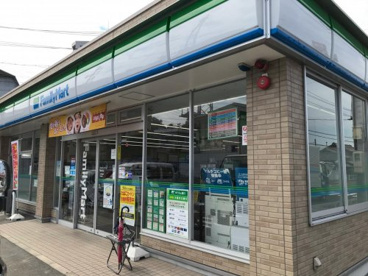 ファミリーマート 緑境松店の画像1