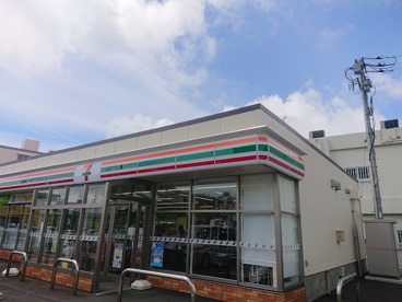 セブン-イレブン うるまみどり町４丁目店の画像1