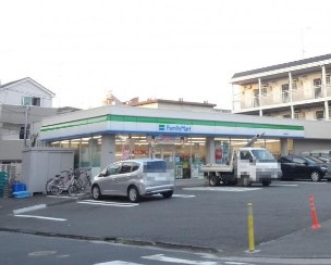 ファミリーマート 川崎中瀬店の画像1