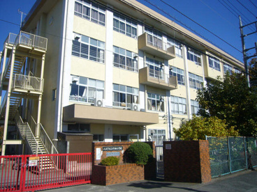 八王子市立椚田小学校の画像1