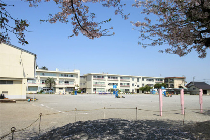 鴻巣市立鴻巣南小学校の画像1