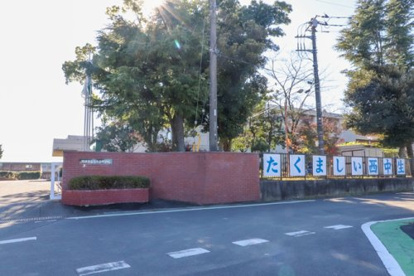鴻巣市立鴻巣西中学校の画像1