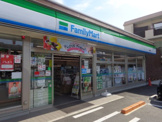 ファミリーマート楽々園店