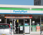 ファミリーマート　港北駅前店