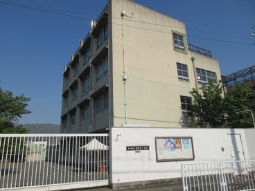 東大阪市立英田北小学校の画像1