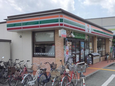 セブンイレブン 伊丹3丁目店の画像1