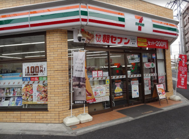 セブンイレブン 横浜大口駅南店の画像1