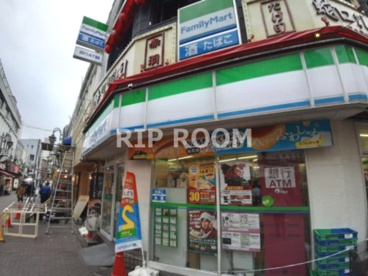 ファミリーマート 赤羽駅東口店の画像1