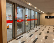 銀行 東京ミッドタウン郵便局