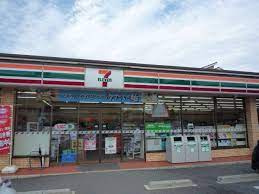セブン-イレブン 名古屋万場山店の画像1