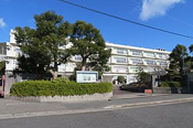 宝塚市立中山五月台中学校