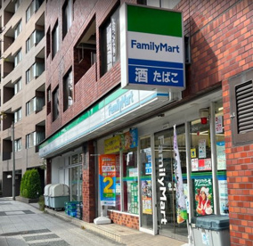 ファミリーマート　横浜楠木町店の画像1