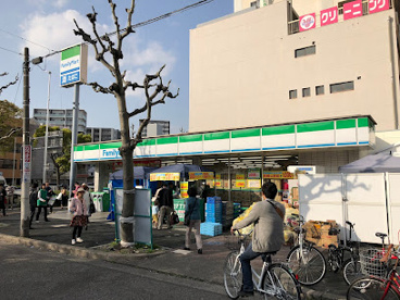 ファミリーマート 鶴舞店の画像1