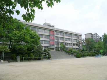 豊中市立東豊中小学校の画像1