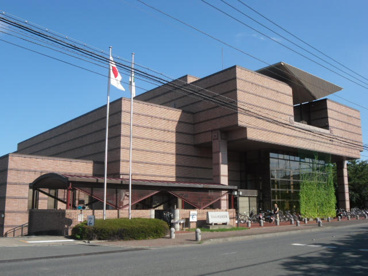 東松山市立図書館の画像1