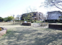 東側公園