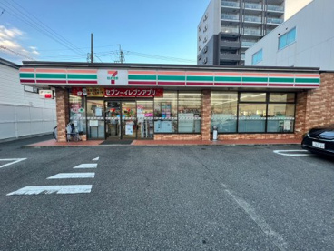 セブン-イレブン 名古屋若葉通２丁目店の画像1