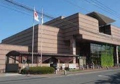 東松山市立図書館の画像1