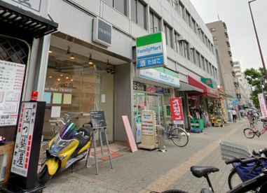 ファミリーマート 谷町七丁目店の画像1