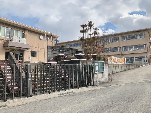 亀岡市立東輝中学校の画像