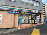 セブンイレブン 新宿曙橋駅東店