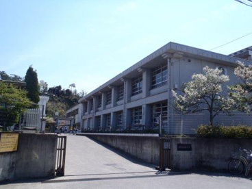 片瀬山小学校の画像1