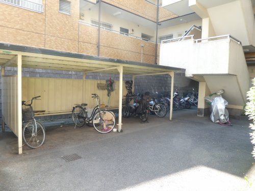 バイク無料の敷地内駐輪場