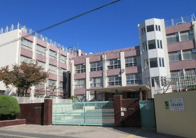 大阪市立墨江丘中学校の画像1