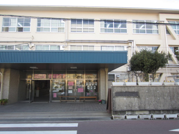 貝塚市立第二中学校の画像1