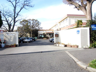 貝塚市立第三中学校の画像1