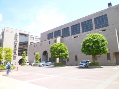 多摩大学