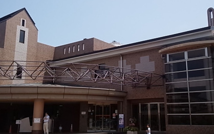多摩市立聖ヶ丘図書館の画像1