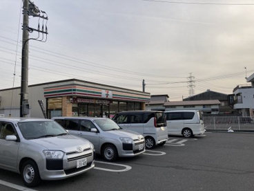 セブンイレブン綾瀬吉岡東店の画像1